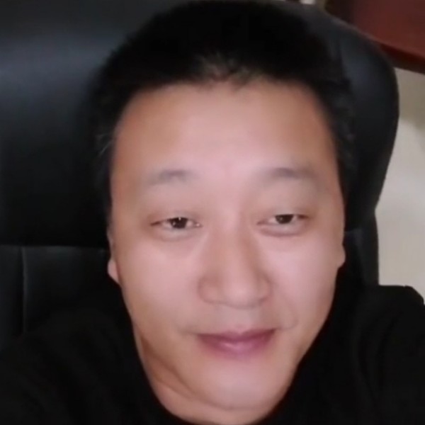欣喜漫步世界的照片
