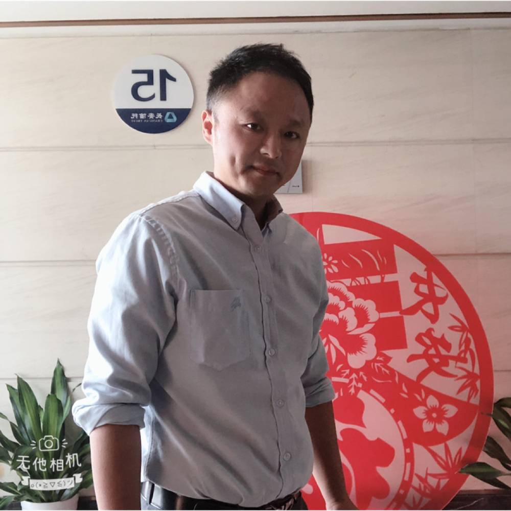 方盒挽手仁爱的照片