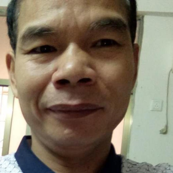 动人深拥沧澜的照片