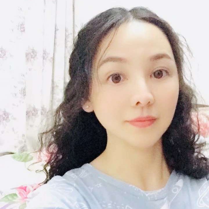 爱跳舞的菇娘的照片
