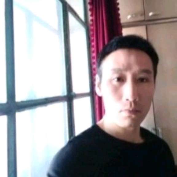 自信等待银耳汤的照片