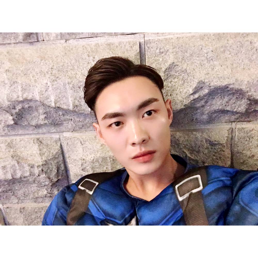 热情迎鱼的照片