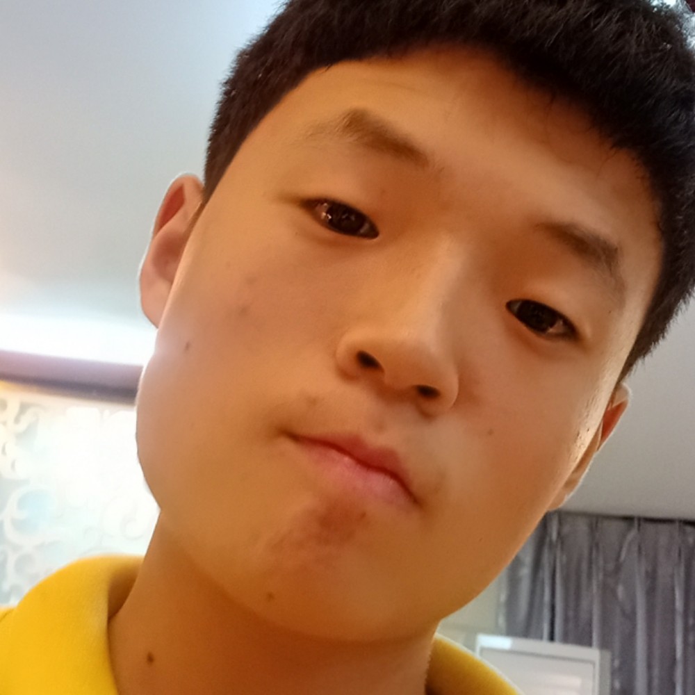 大意闻店员的照片