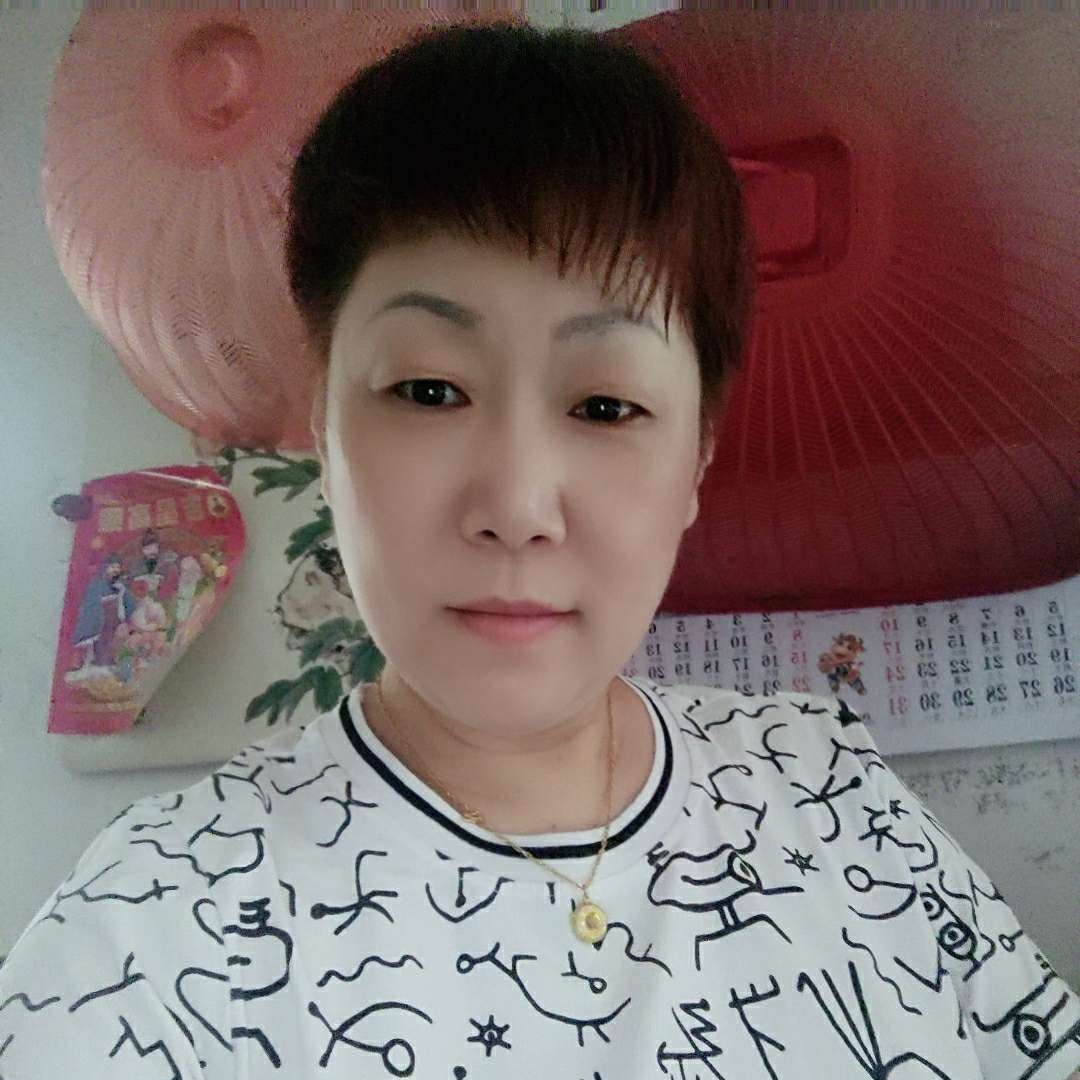 犀牛向沉静的照片