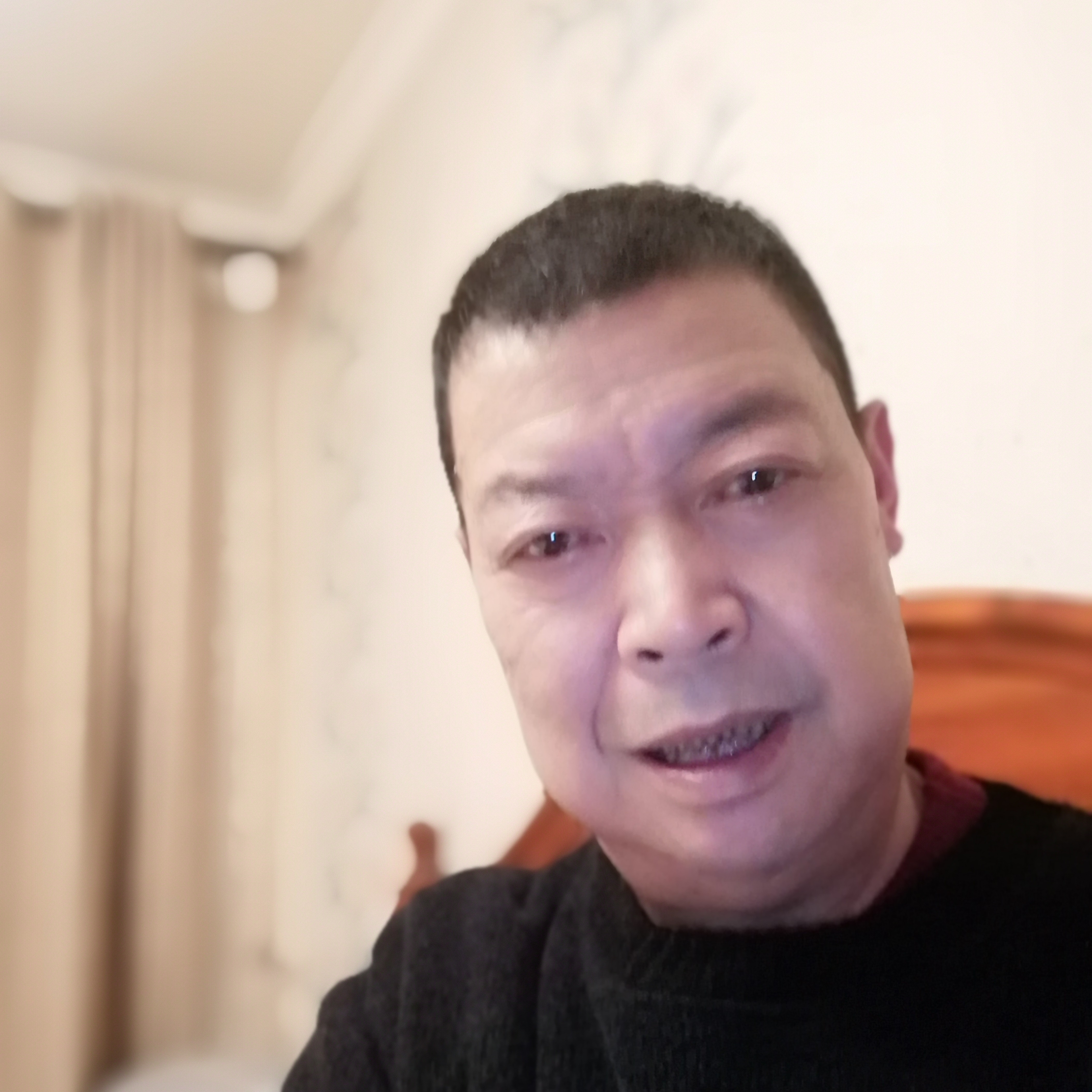 儒雅改变板凳的照片