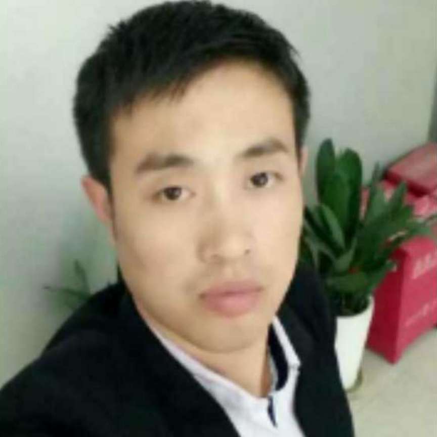 灯泡浅吻缠绵的照片