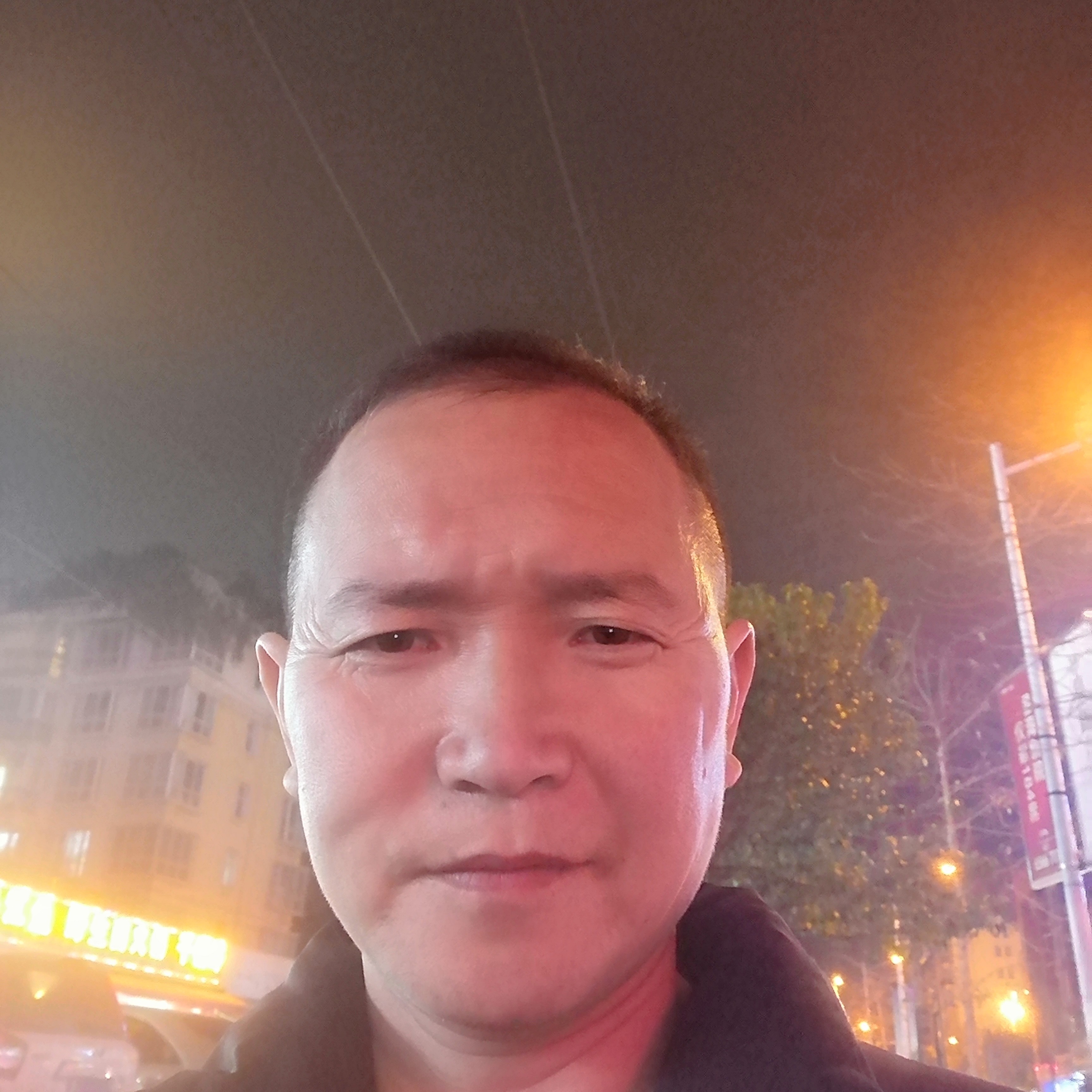 蜻蜓与默默的照片