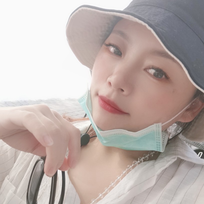 浅浅浅笑的照片