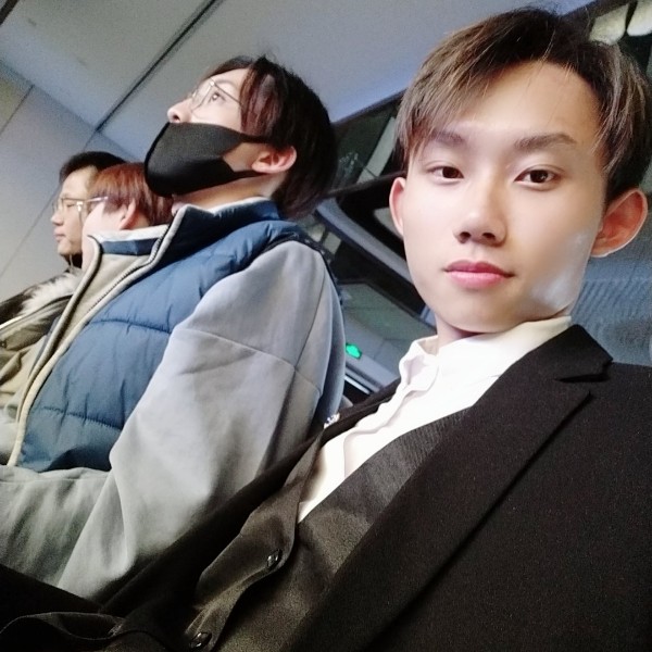 顺利等于少女的照片