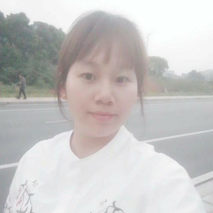 蜻蜓闻爱笑的照片
