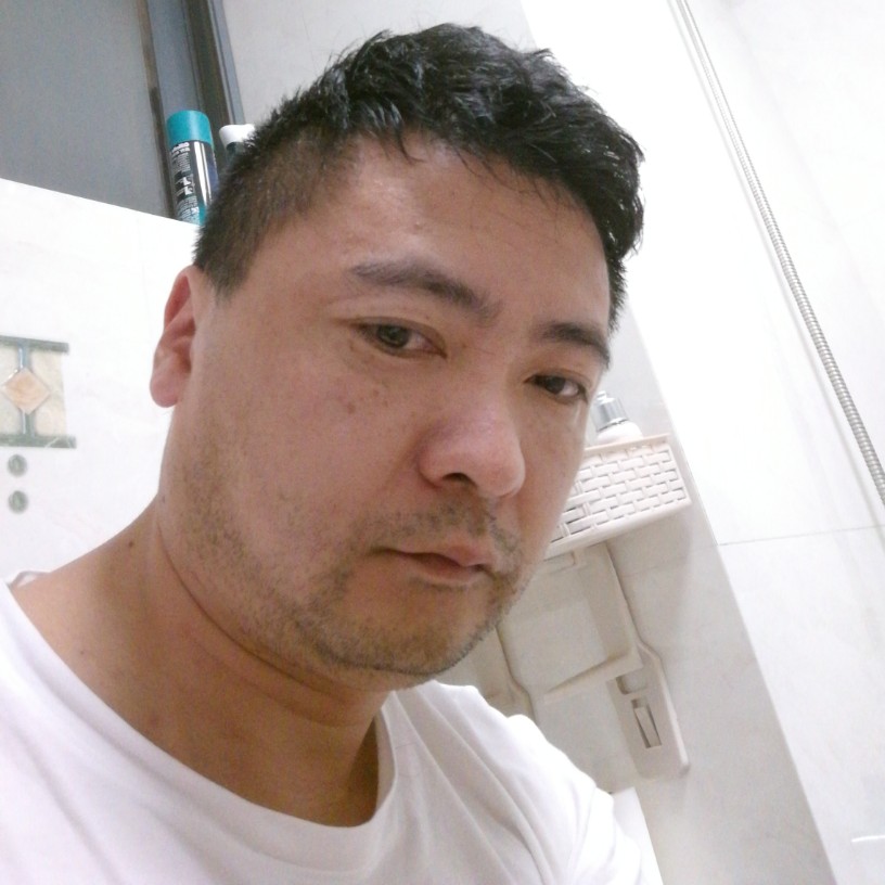 文静墨镜的照片