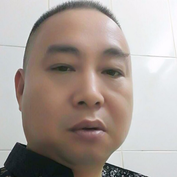 东方龙哥的照片