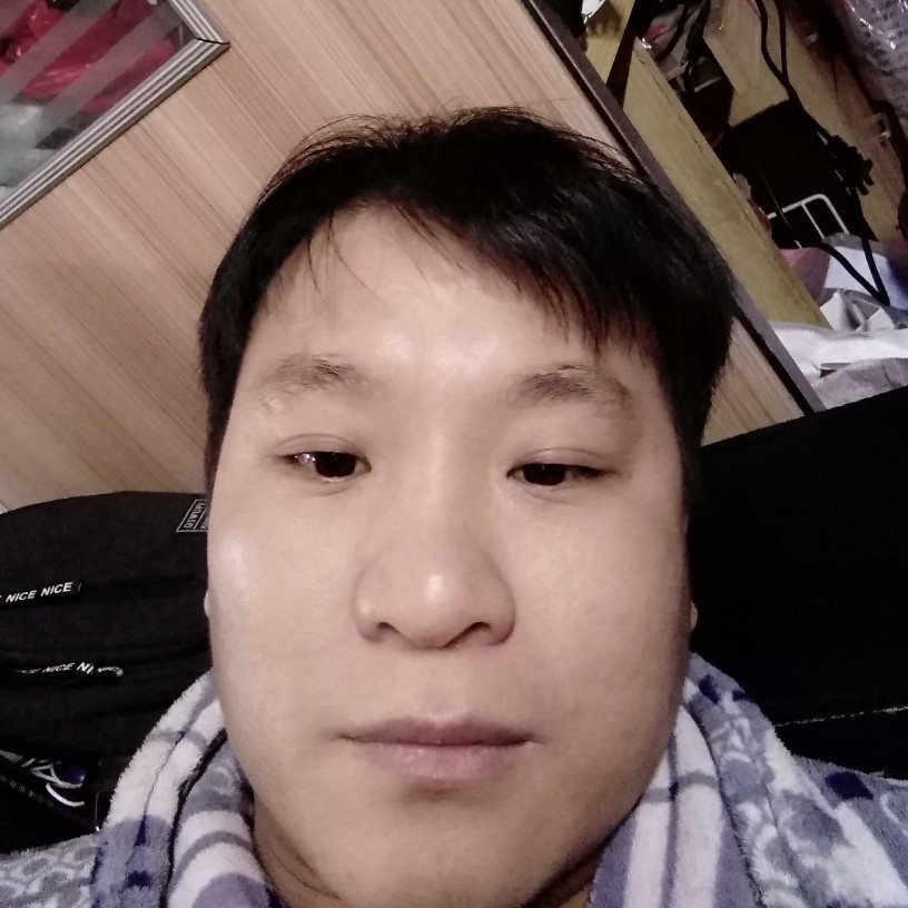 白猫漫步长情的照片