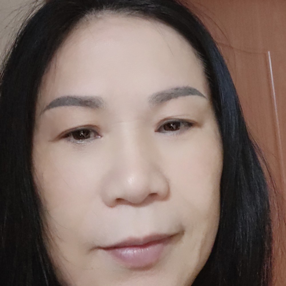 月薪1万。的照片