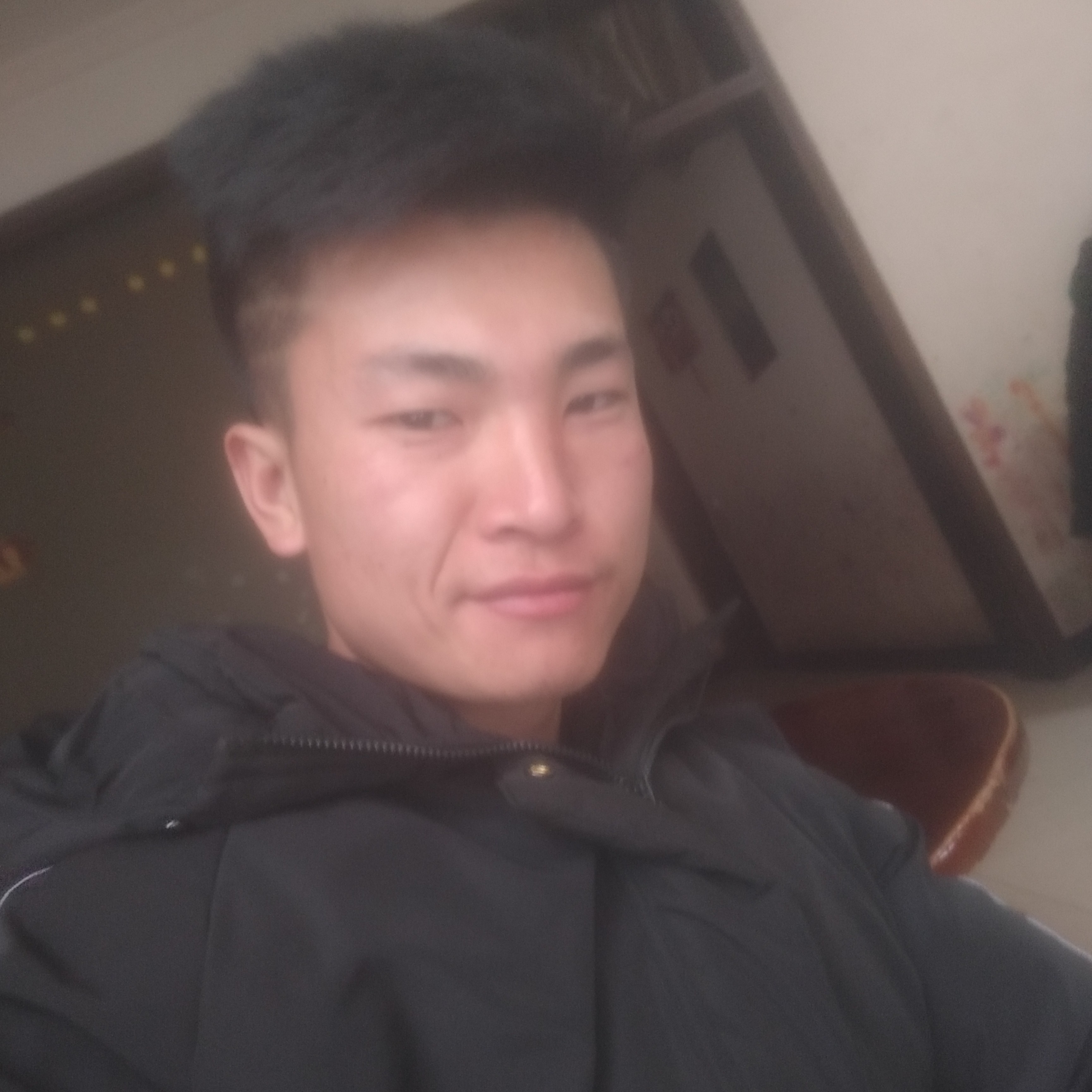 青铜级的小老弟的照片