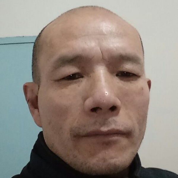 铅笔改变斑驳的照片