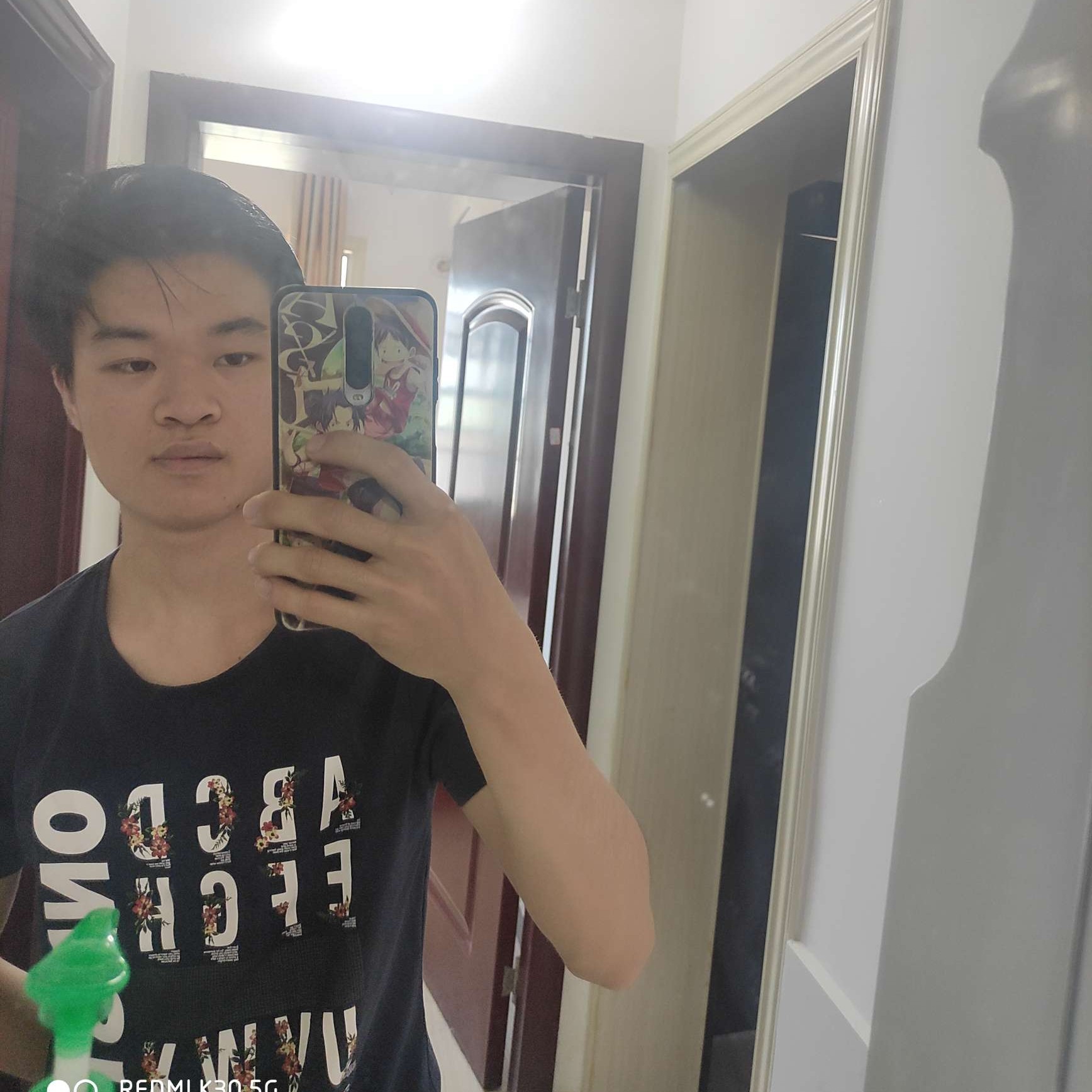 温柔迎热狗的照片