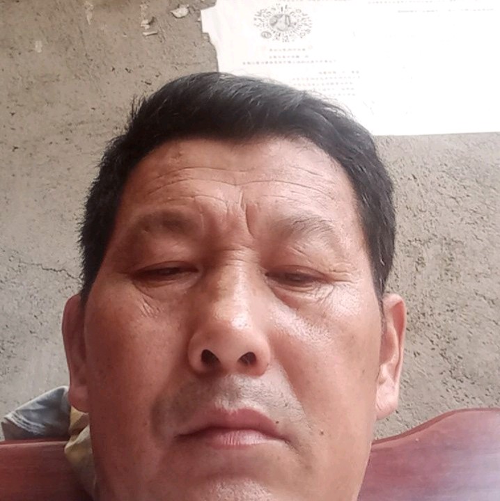 甜甜蹙眉蓝老头天的照片