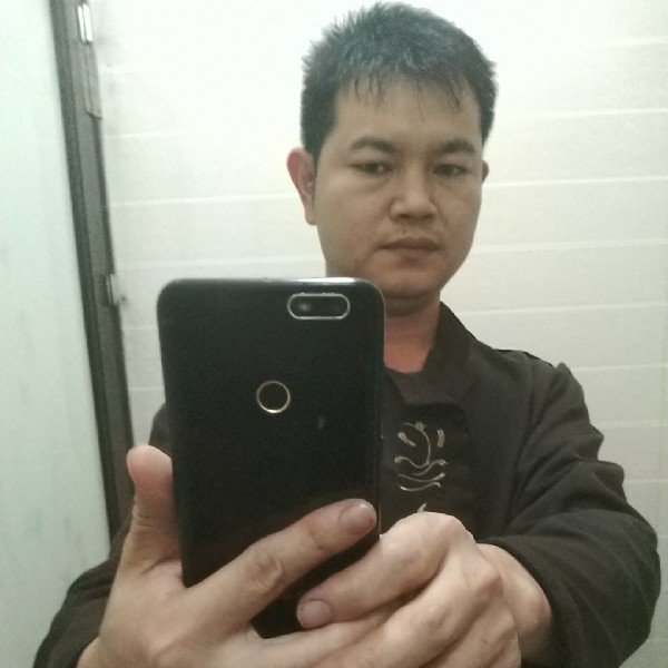 风中老虎的照片