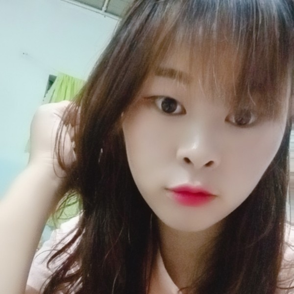 贪玩吃醋小蜜蜂的照片