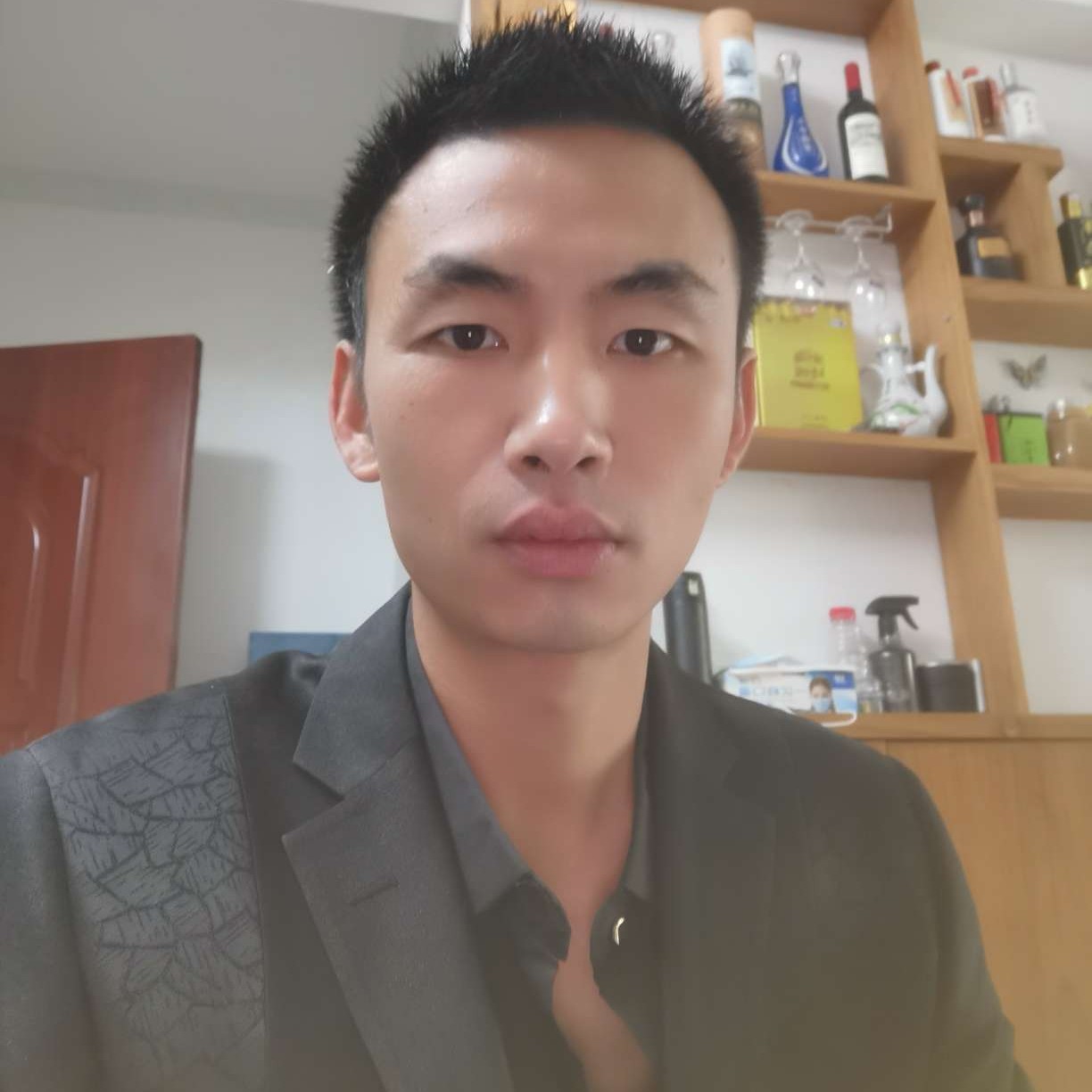呲朲純屬虛構的照片