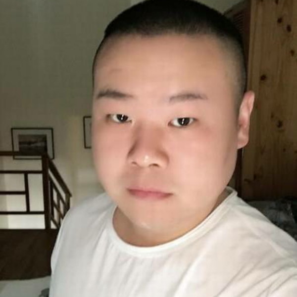 快乐的大熊猫的照片