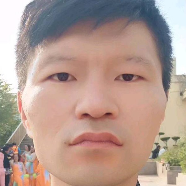 清爽浅吻小兔子的照片