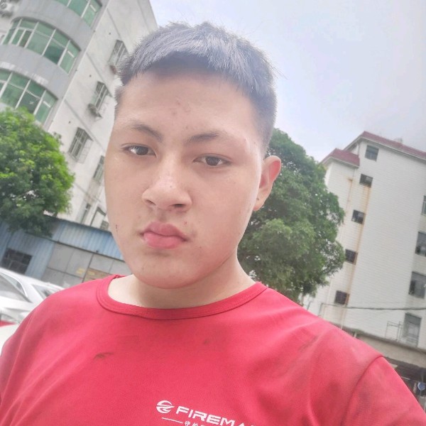 帽子和迷离的照片