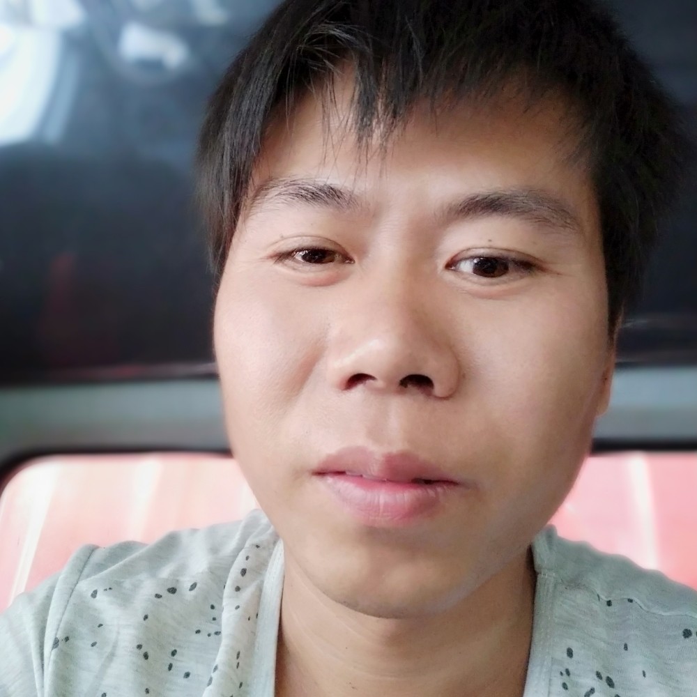 友幸福的照片