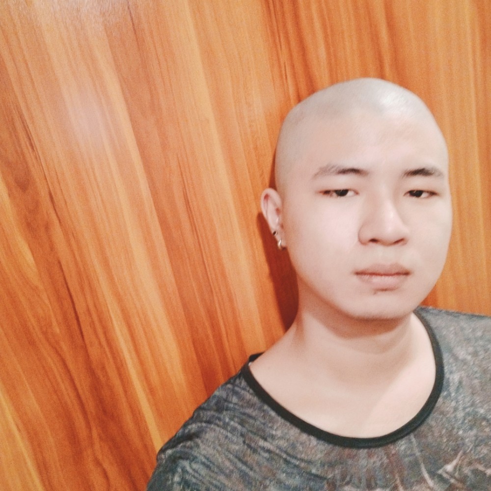90后小光头的照片