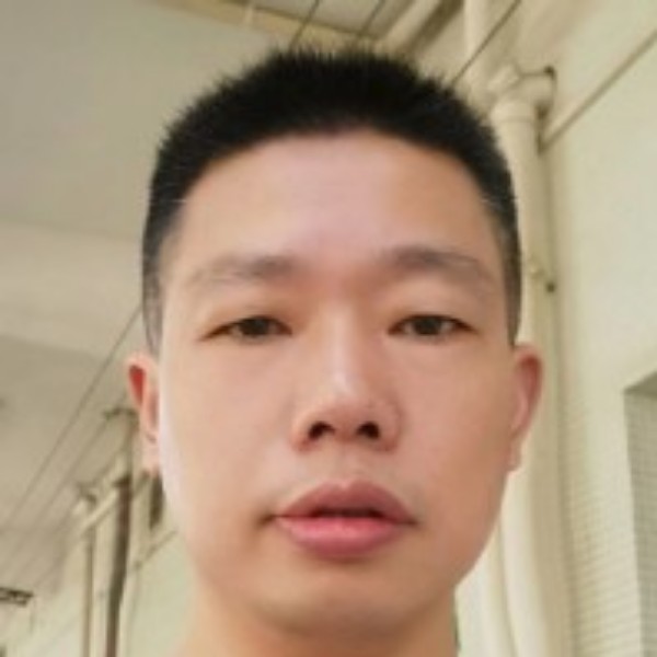 纯真吃醋黑猫的照片