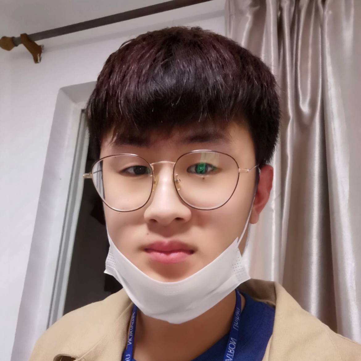香菇打故意的照片