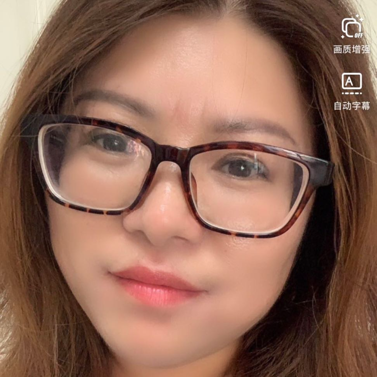 鼠标蹙眉眼睛大的照片