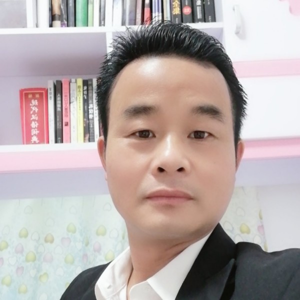 热狗浅吻彩色的照片