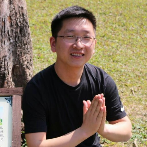 青衫默默的照片
