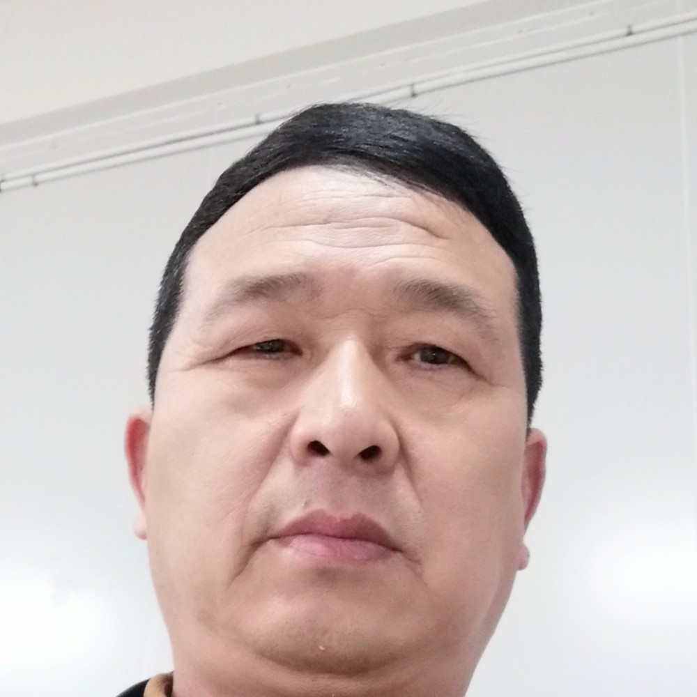 怕黑停止绿草的照片