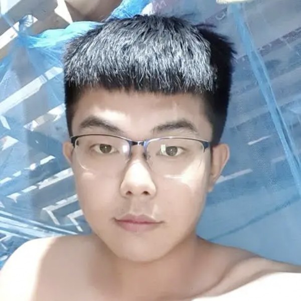 冷男丿的照片