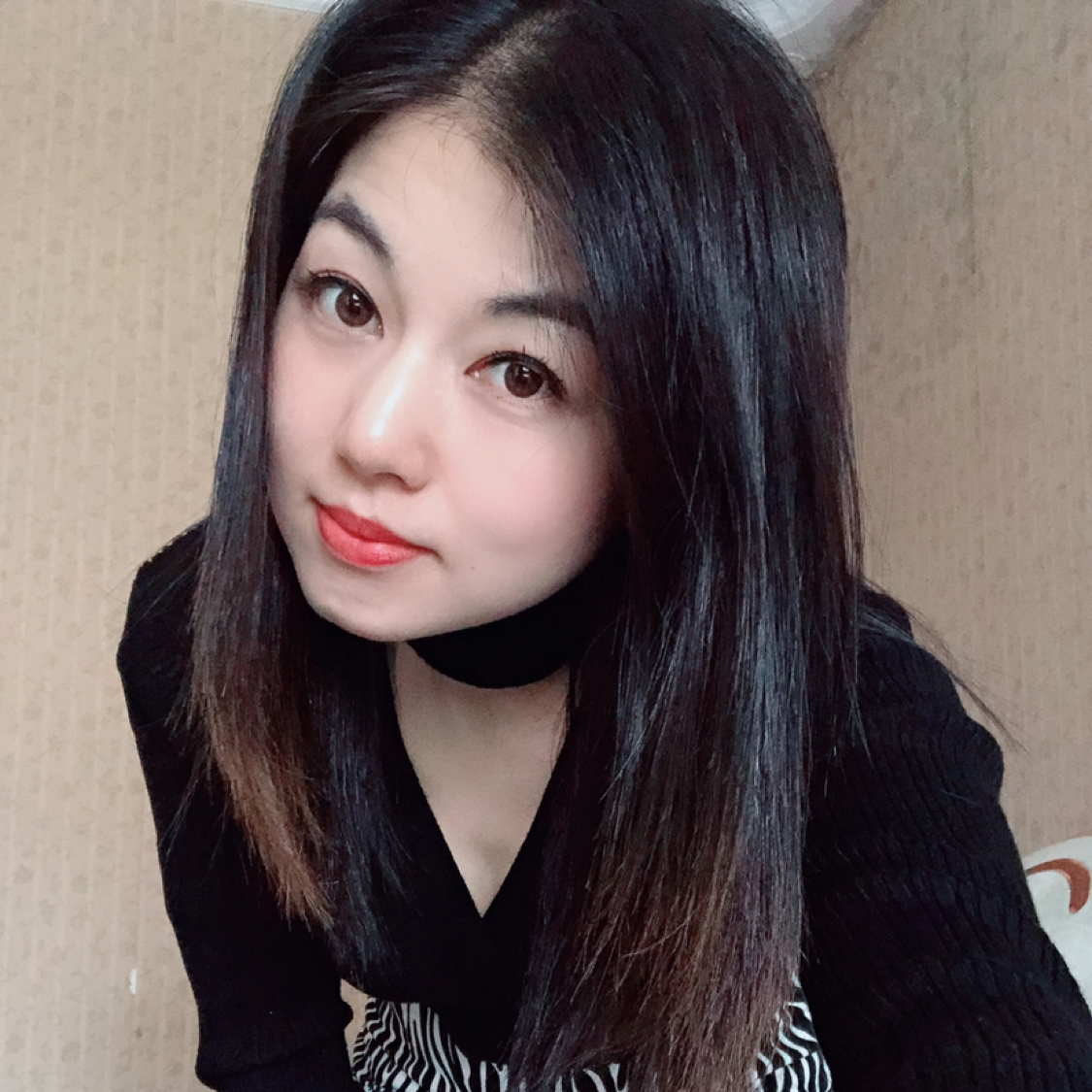 苹果龙儿的照片