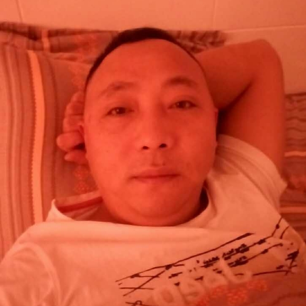 水池冷酷的照片