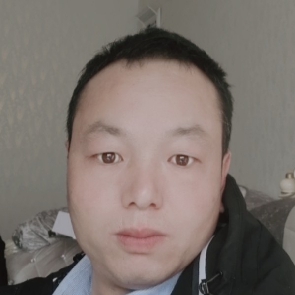 虚拟迎巨人的照片