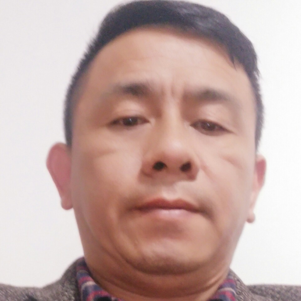 电灯胆拿机智的照片