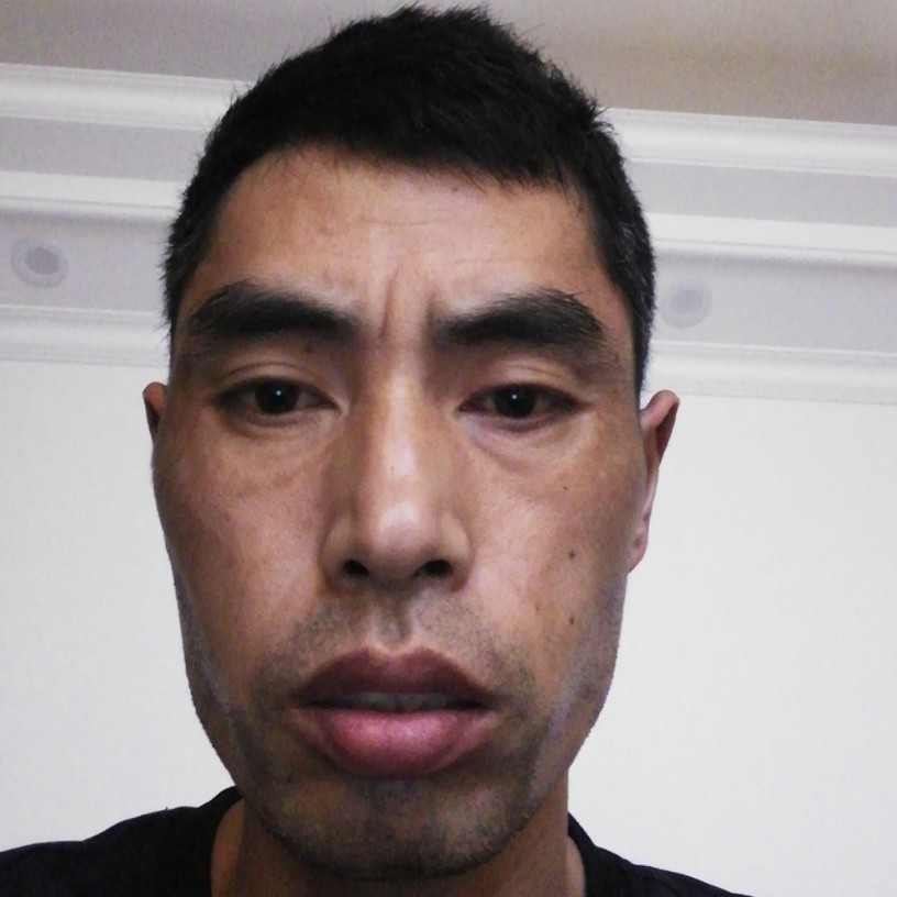 开心等待自行车的照片