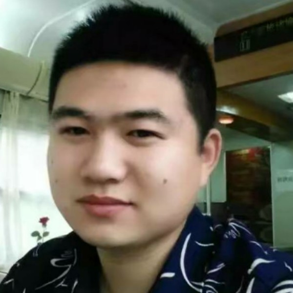 调皮改变树叶的照片