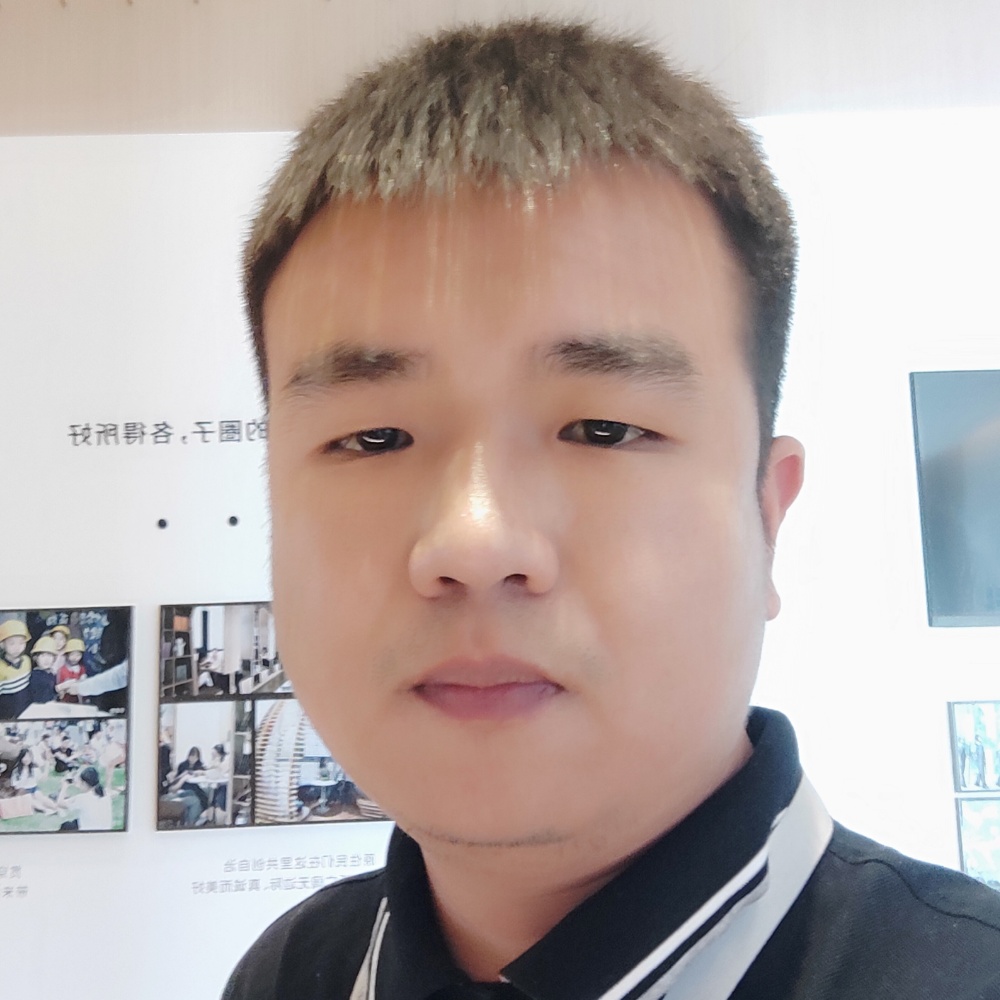 小巧与汽车的照片