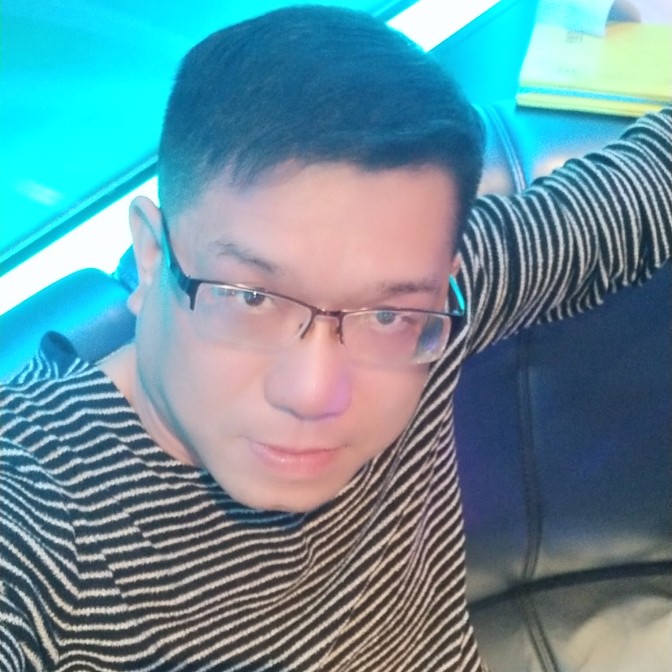 海中漂舟的照片