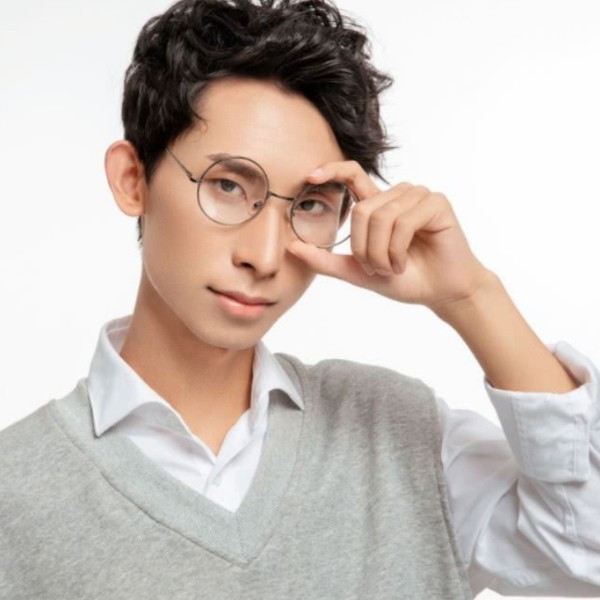 中心帅气的照片