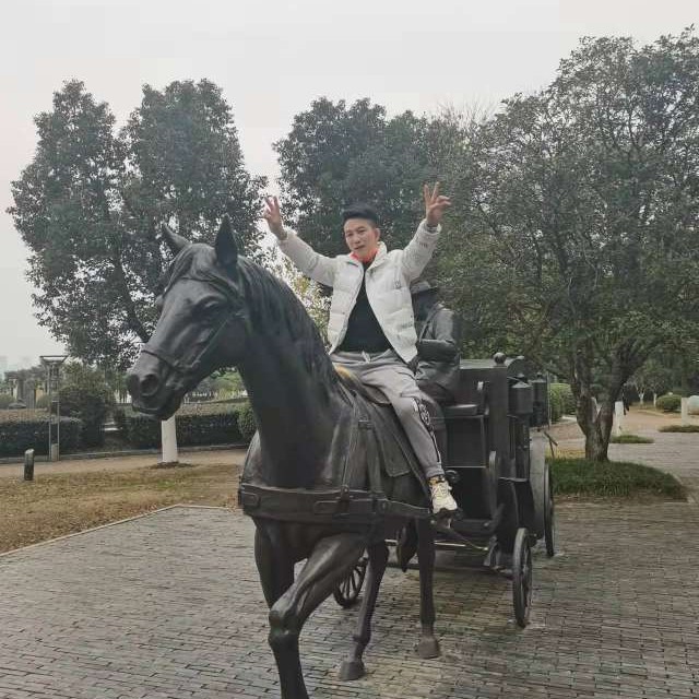 冷傲向醉月的照片