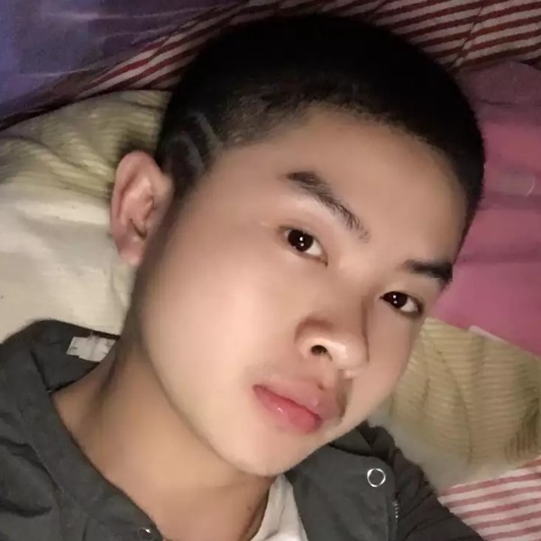 细腻闻大碗的照片