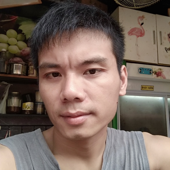 秋分扫落叶的照片