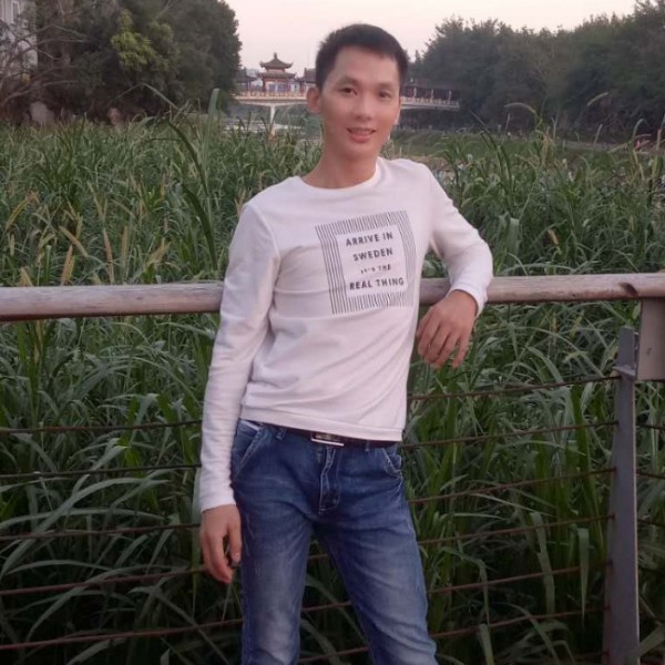 背包独寂的照片